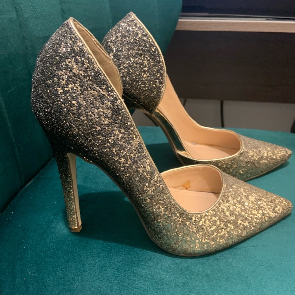 Shoes - Picture 4 of 5